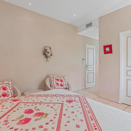 Le Petit Ramses بيت ضيافة